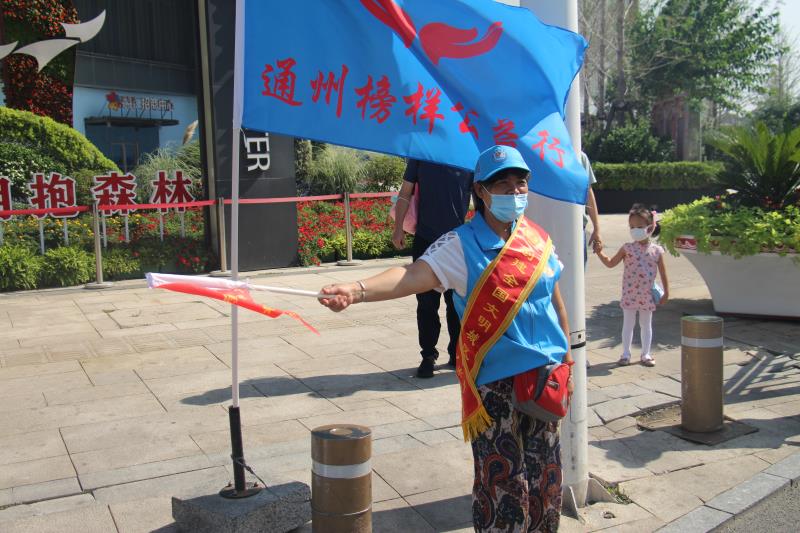 <strong>日本大鸡巴操逼网</strong>